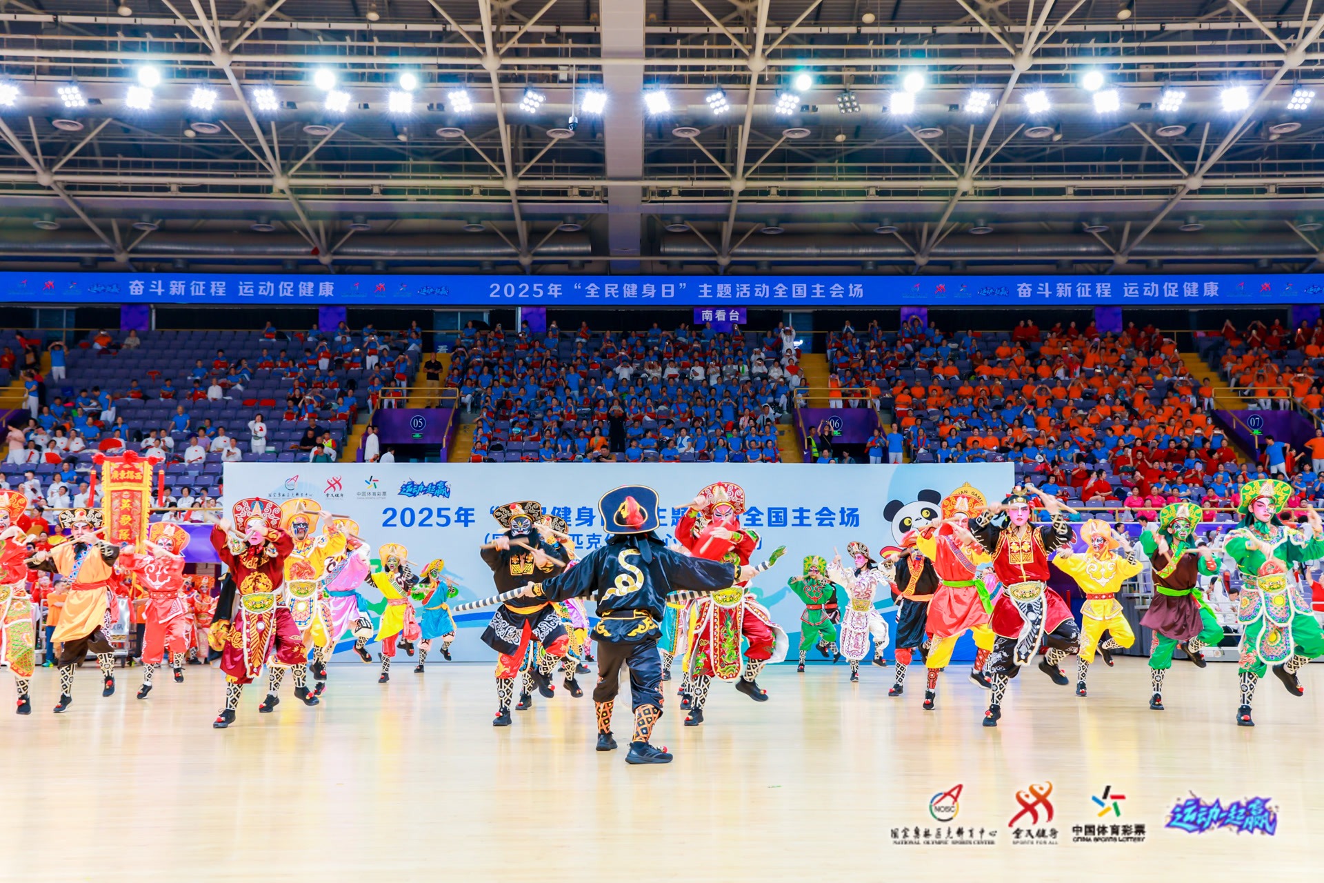 队史独一档！怀特生涯6次单场6三分+3帽，其他人合计3次